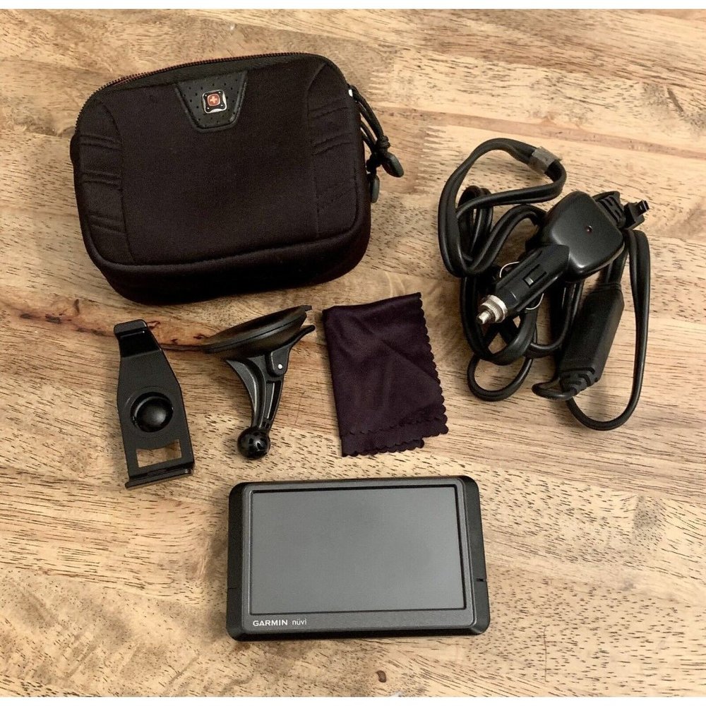 GARMIN nuvi 465 4.3" Truck or Car GPS Navigator With Accessories Tested Works